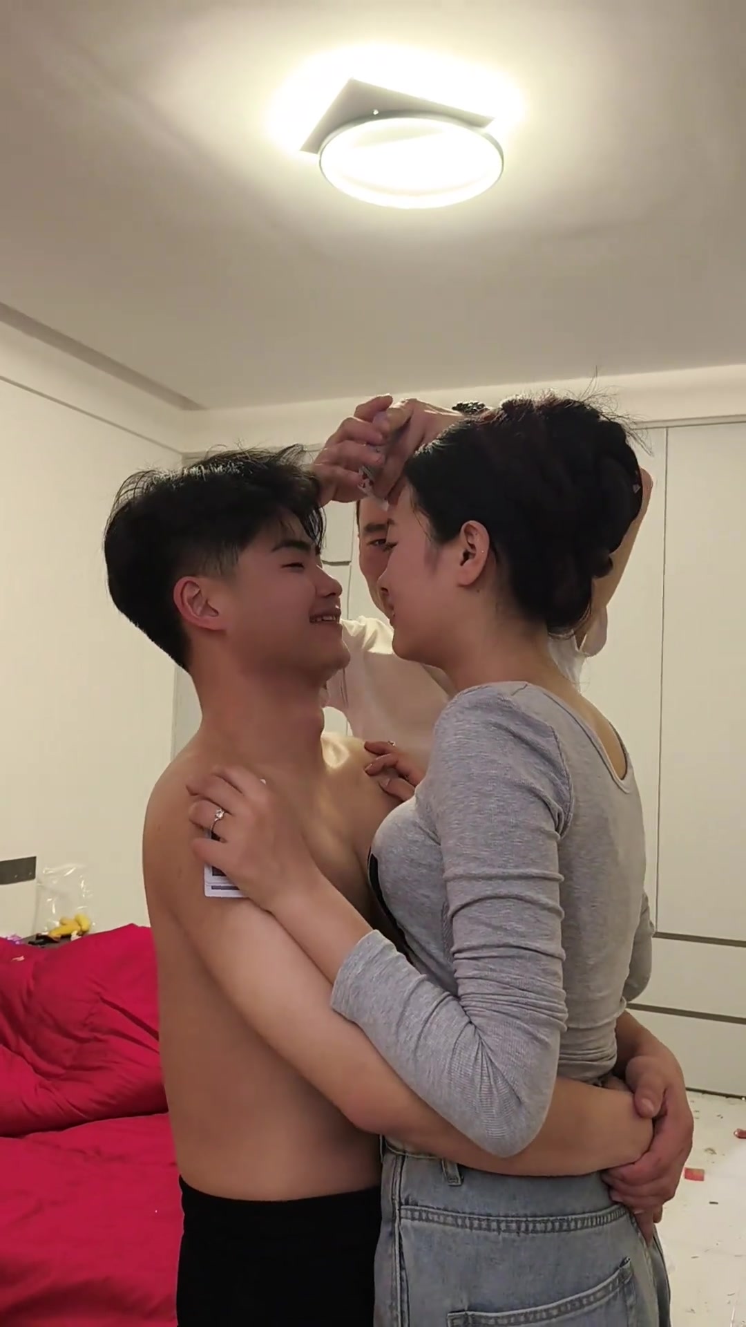 这种闹洞房的方式，我还是第一次见...