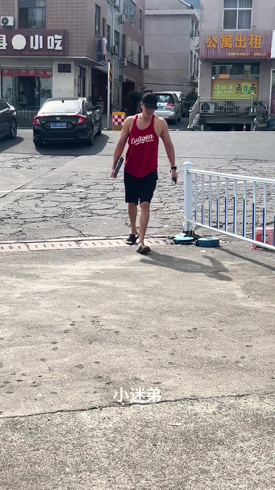 何润东这上半身和下半身好像不成对比