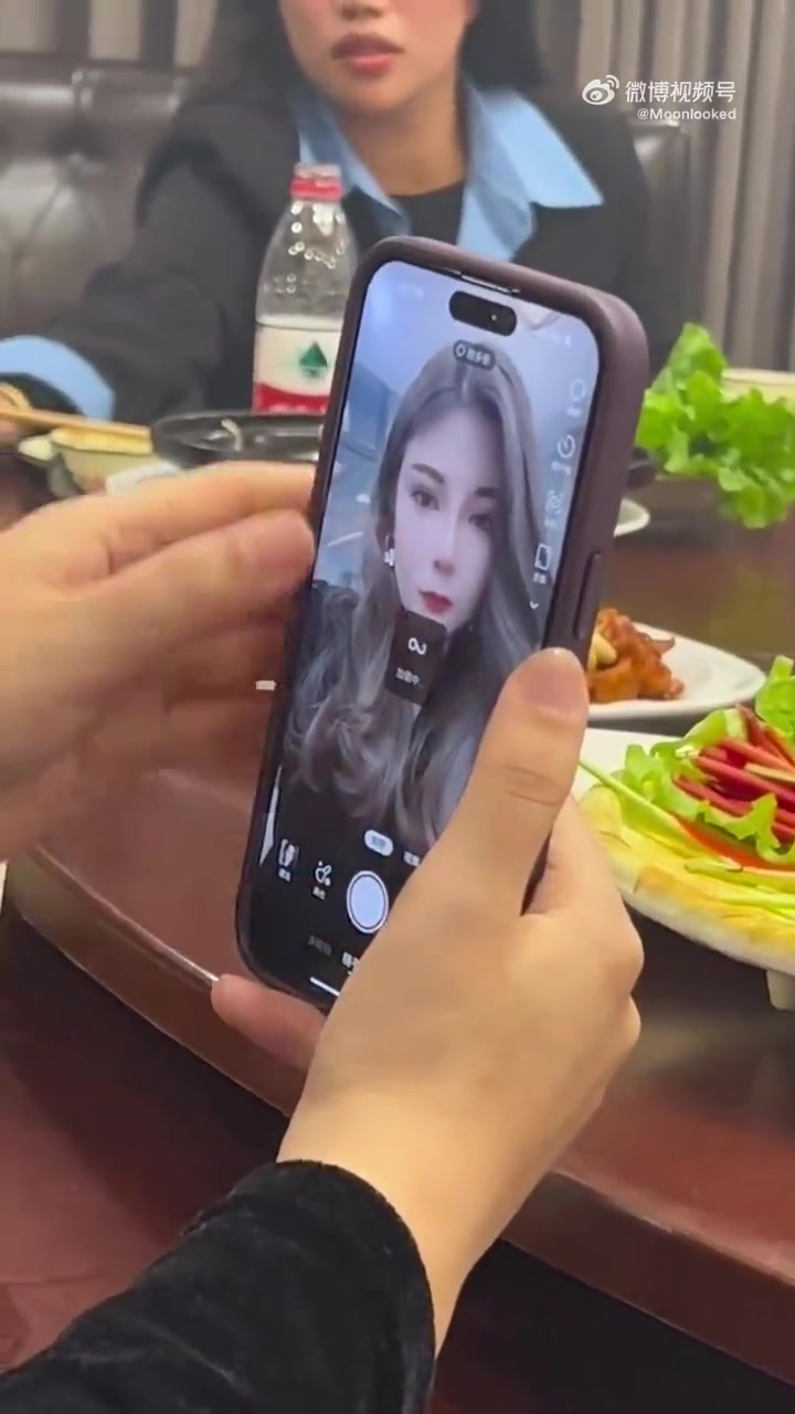 女子这算诈骗啊！！！