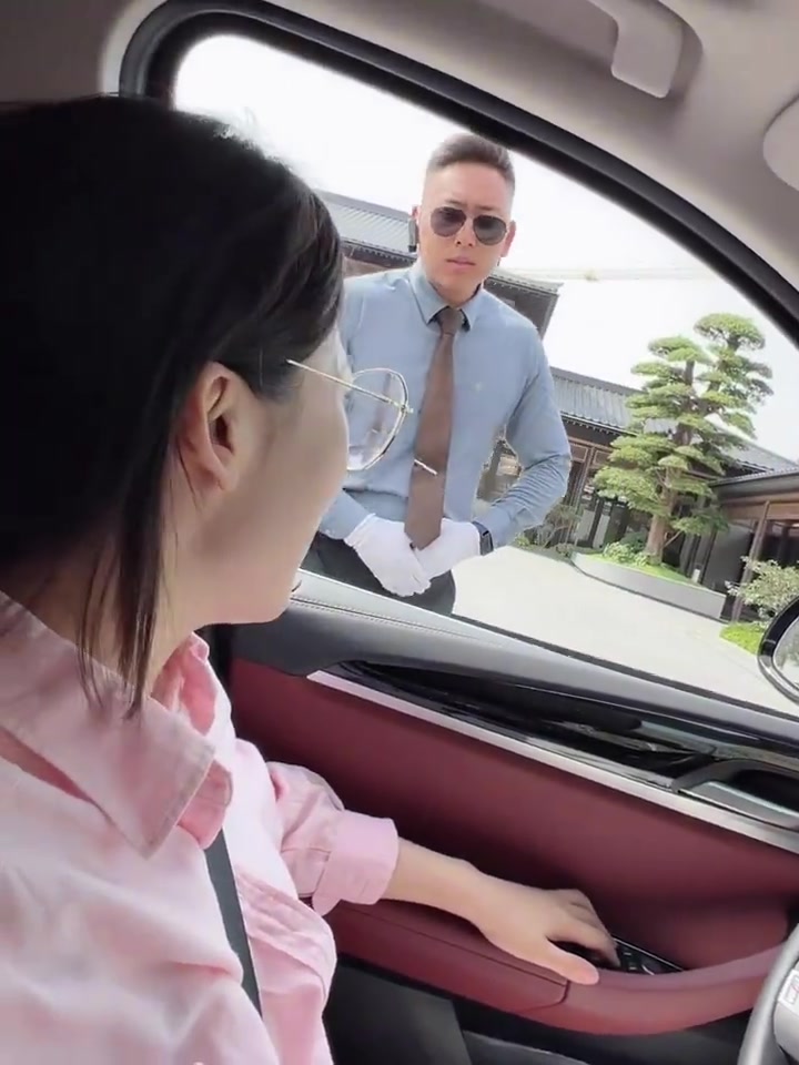 宝马小姐姐来看房先要验资
