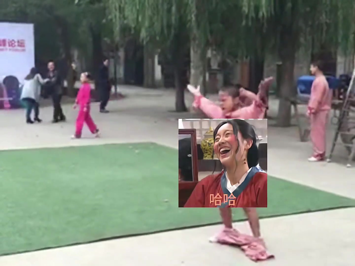 裤子都掉光了，还在表演！是个狠人啊
