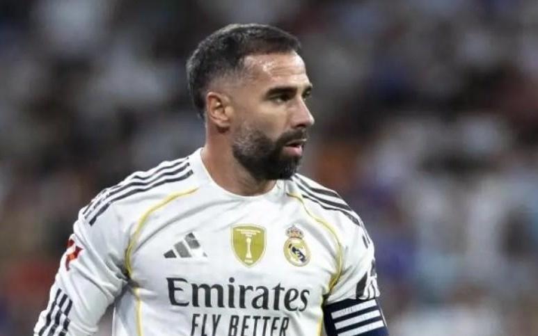 世体：皇马完成赛前最后一练，卡瓦哈尔全程参与但他很难首发