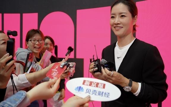 李娜：越来越多年轻人爱上运动，运动身影随处可见