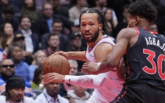 布伦森35分英格拉姆31+6+6尼克斯轻