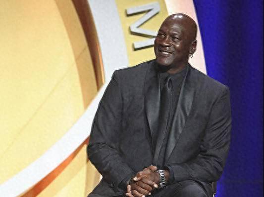 “篮球之神”也是“史上最贵解说”,乔丹完成NBA解说席首秀