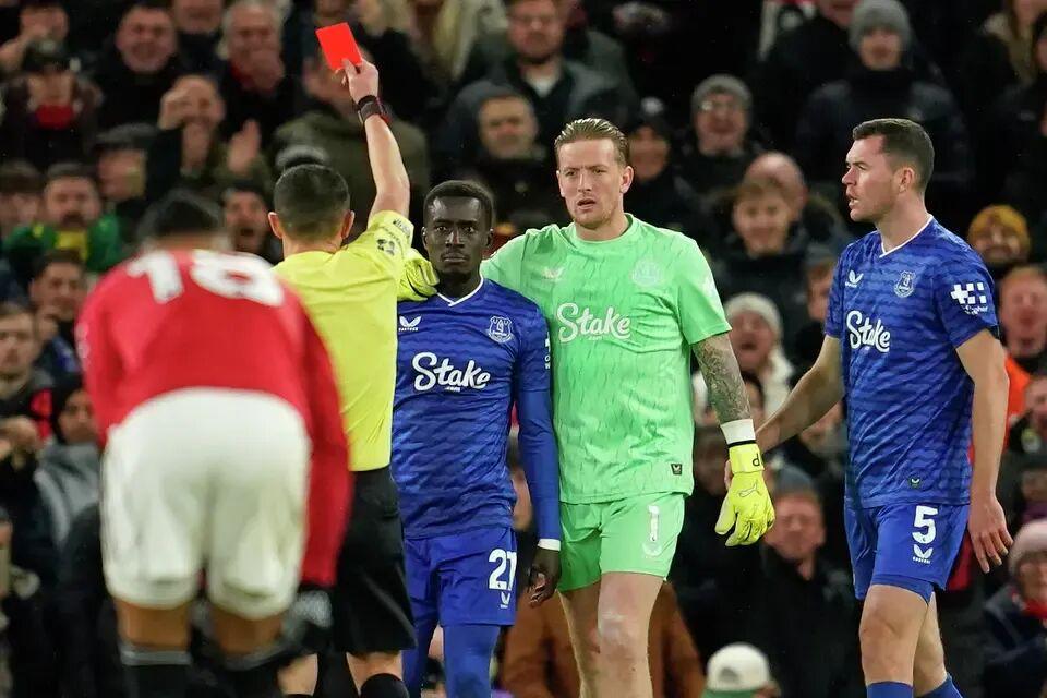 多打一人！曼联主场01不敌埃弗顿3大主力沦为输球罪人