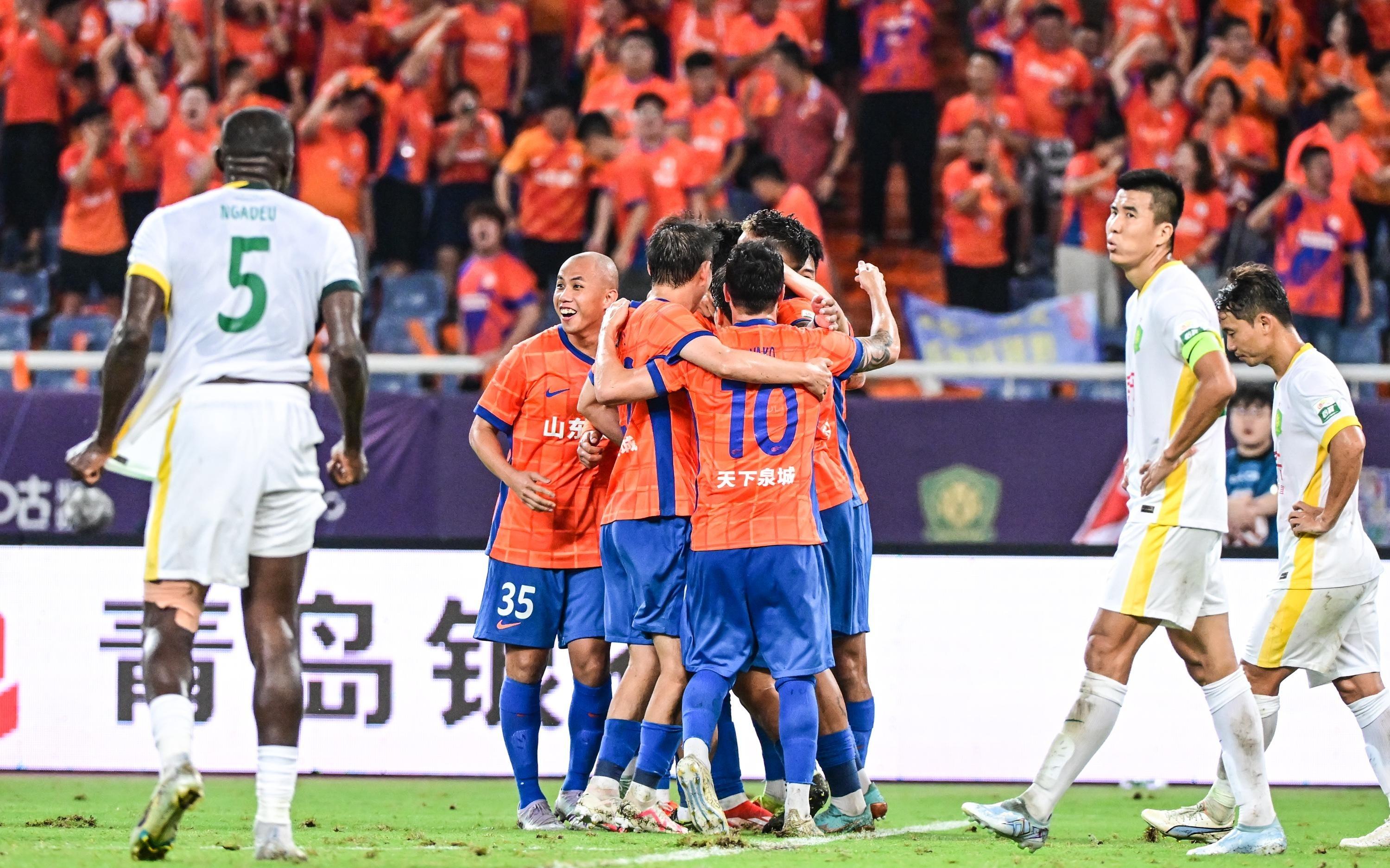 媒体人热议国安惨败：早说了别踢三中卫，塞蒂恩是昏迷了吗