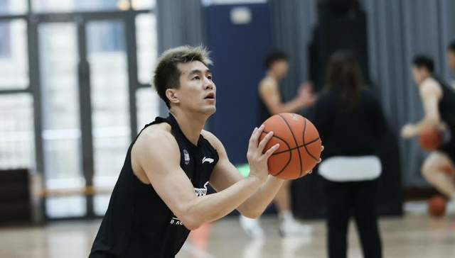 郭艾伦：多打球是唯一念想以前不知道珍惜，现在希望尽量多打几年