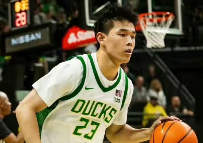 太夸张了！CBA得分王打大学生18中1，球迷惊呼：可见CBA有多菜