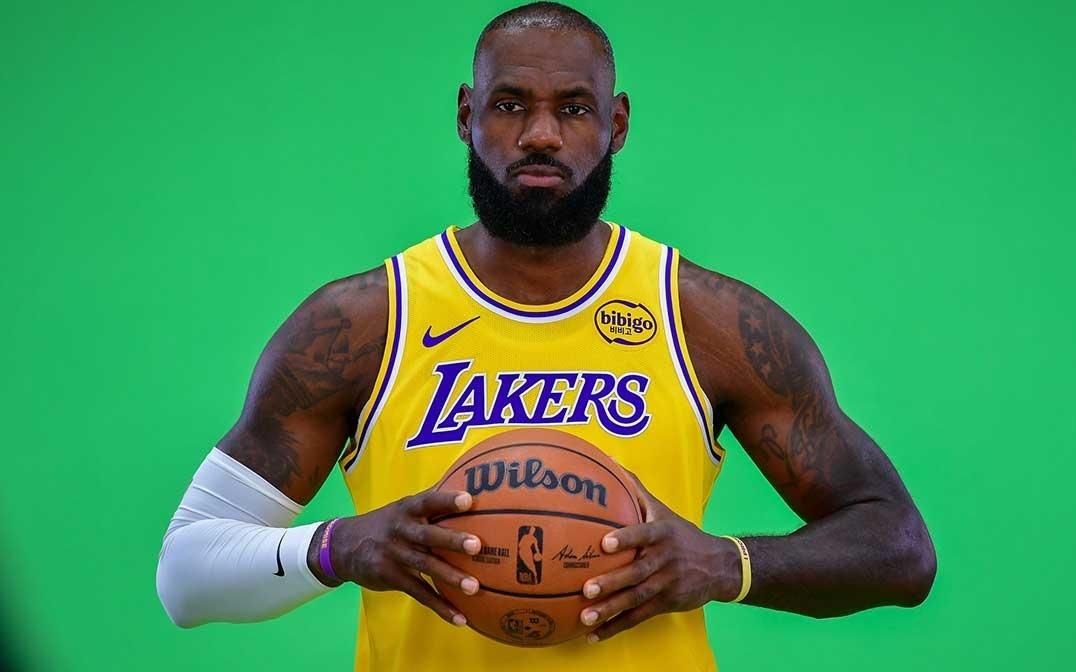 传奇继续，詹姆斯因湖人“过于谨慎”的策略进入第23赛季受到限制