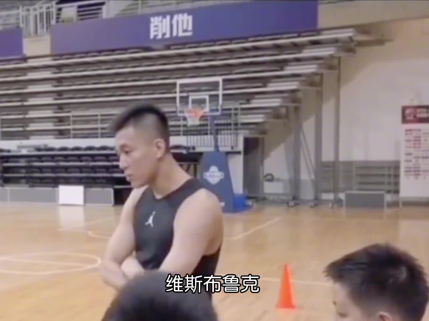 郭艾伦谈与梦之队交手：当时面对乔治也很紧张但紧张不也得打吗