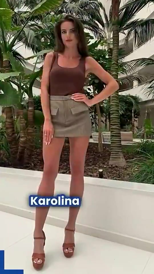 有这样的美女裁判还怎么能好好踢球啊