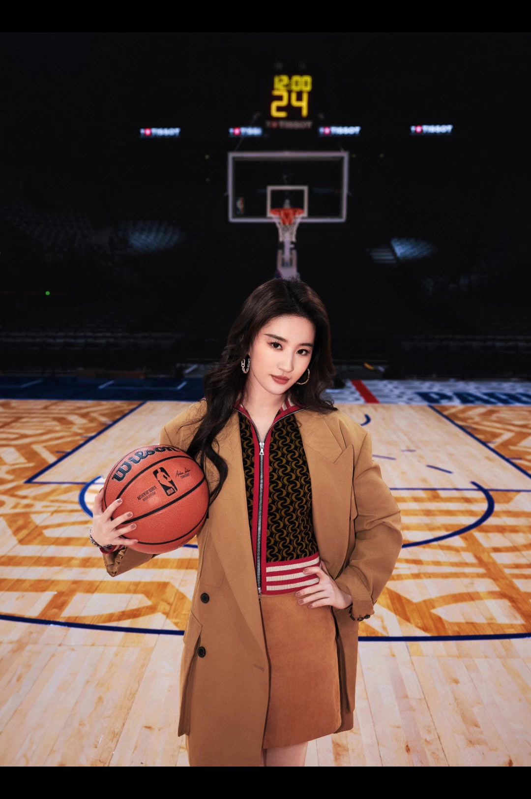 女神与NBA梦幻联动！女星刘亦菲现场观赛NBA登上大屏幕