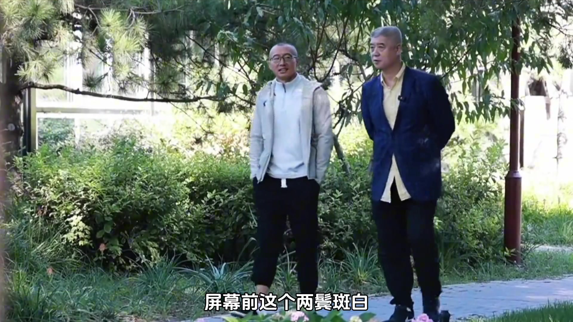 他没打过一场比赛篮球也不是他专业但他解说伴随了很多人青春