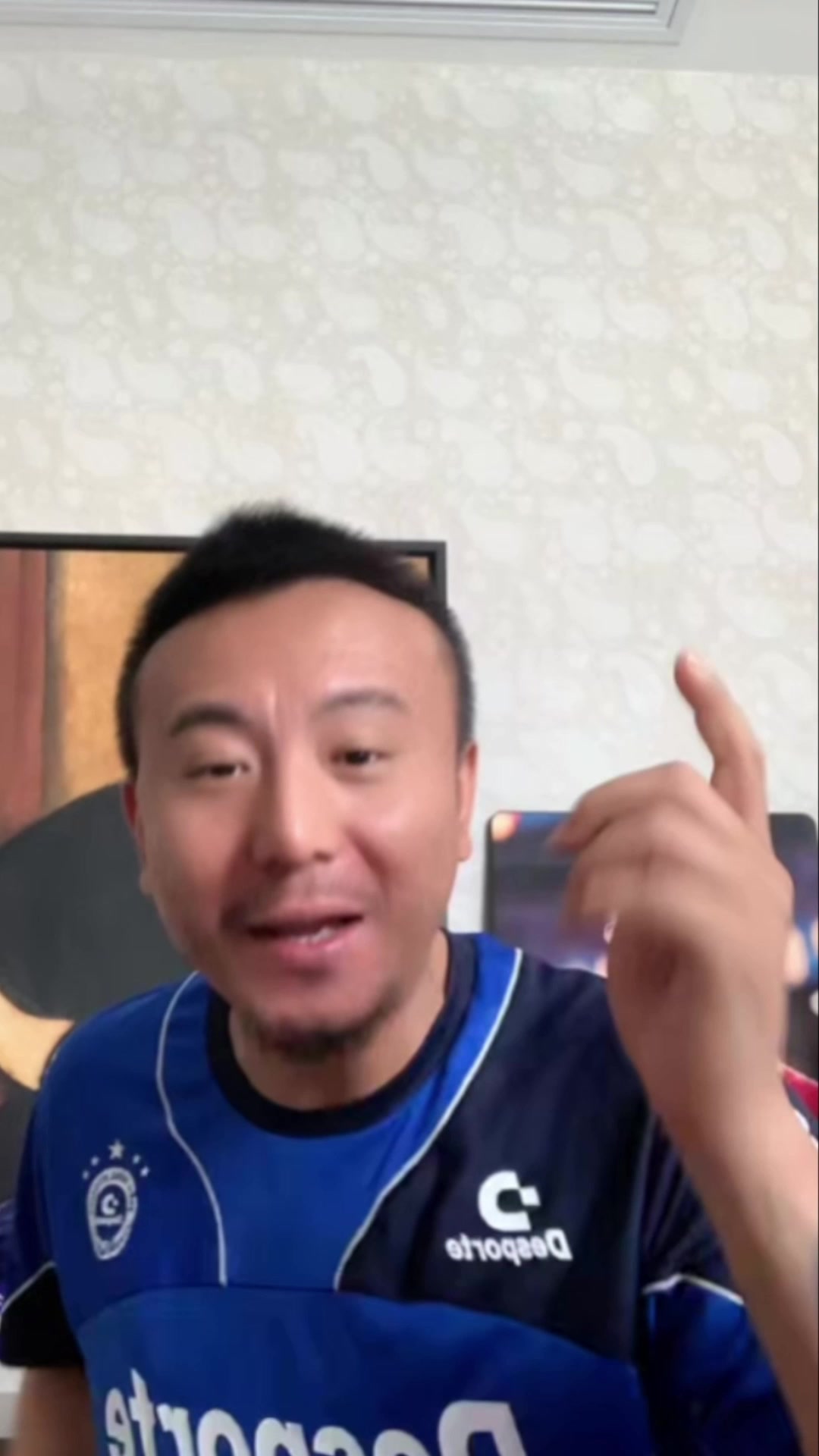 没喝多吧毛剑卿庆祝看错进球人：是小荷吗啊是谢文能呀！