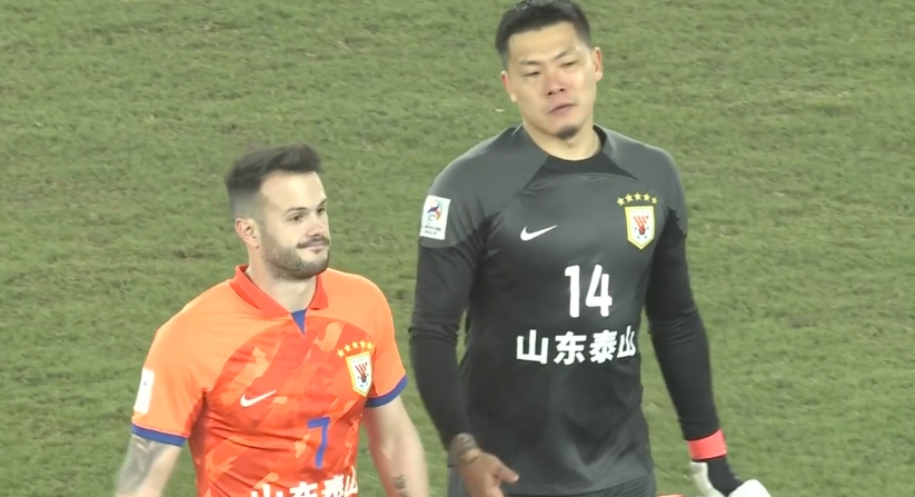 能进亚冠八强已经不易，但被横滨四杀也是泰山历史上难堪的一笔