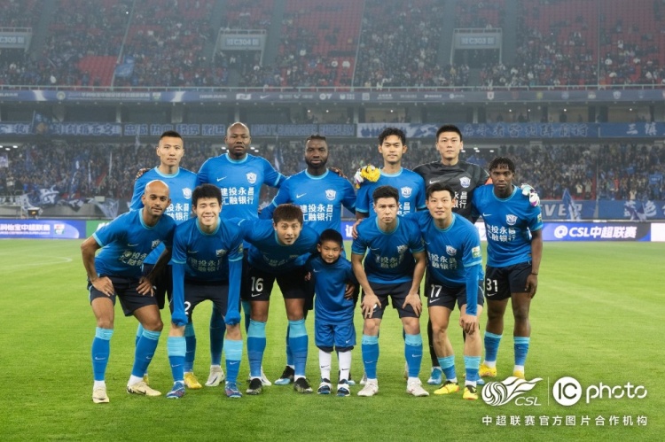 战报丨埃韦尔两射一传，奥斯卡建功，沧州雄狮客场32武汉三镇
