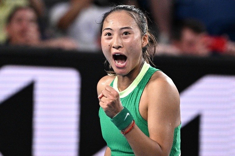 状态很好！郑钦文轻取科斯蒂亚，晋级WTA500斯图加特站16强