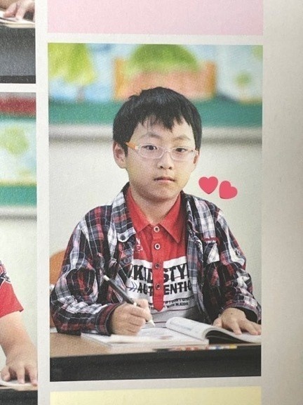 韩网粉丝整理Showmaker童年照：小学生和中学生许秀