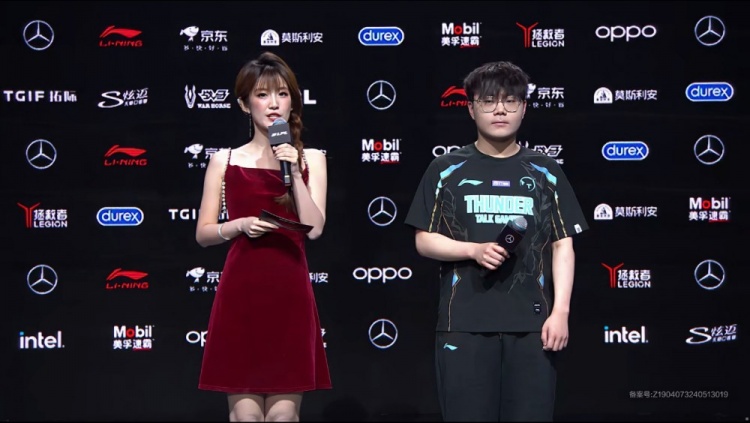 Feather ：第一局感觉阵容打团会比较简单，很好赢