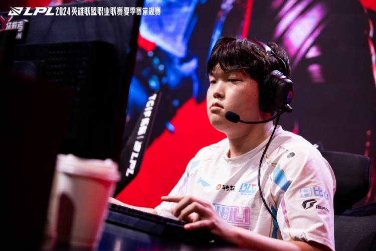 BLG赛后返图：恭喜knight打破LPL最高单场击杀记录！