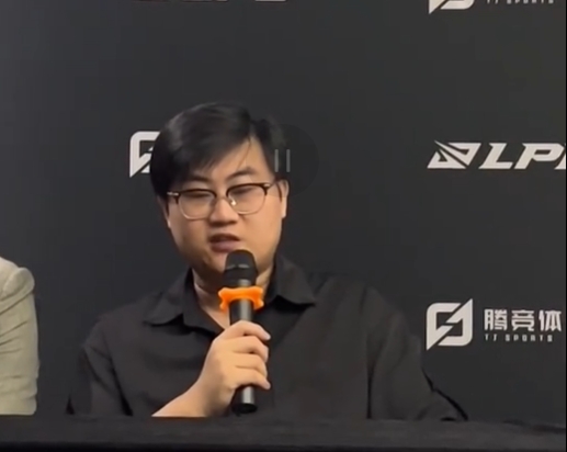 TES赛后群访 教练：边线集合的时候我们总是小龙团晚到导致运营劣势