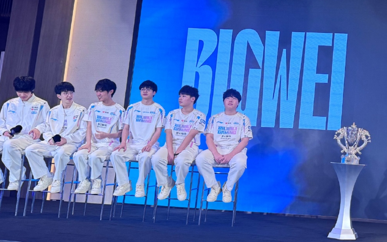 ELK为首次进入LPL决赛的Light发出忠告：第一次进决赛先攒攒经验吧