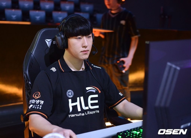 杀爽了！HLE中单Zeka三局24-2-27数据，对位遥遥领先压制Faker