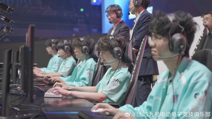 再次杀出资格赛！LNG成为LPL三号种子出征S14世界赛