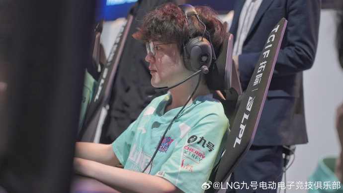 LNG第三次以三号种子出征世界赛 此前S13八强、S11小组出局