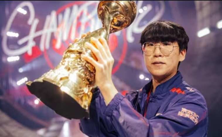 雇佣结束？无缘S赛 吧友认为Ruler会留在JDG吗 还是回LCK征战？