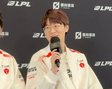 Meiko：第一次打瑞士轮不太熟悉，目标我觉得先进个八强呗（笑）