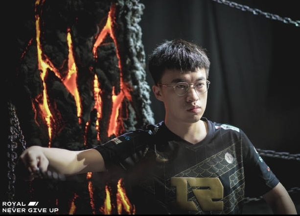 He still live！小虎八次参加S赛 再度反超Meiko成为联赛第一人
