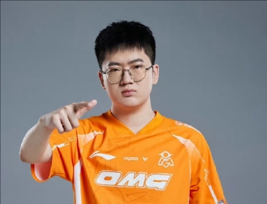 Cube成小丑了？爆料人：lol现在的形势就是 打职业又成为最优选择
