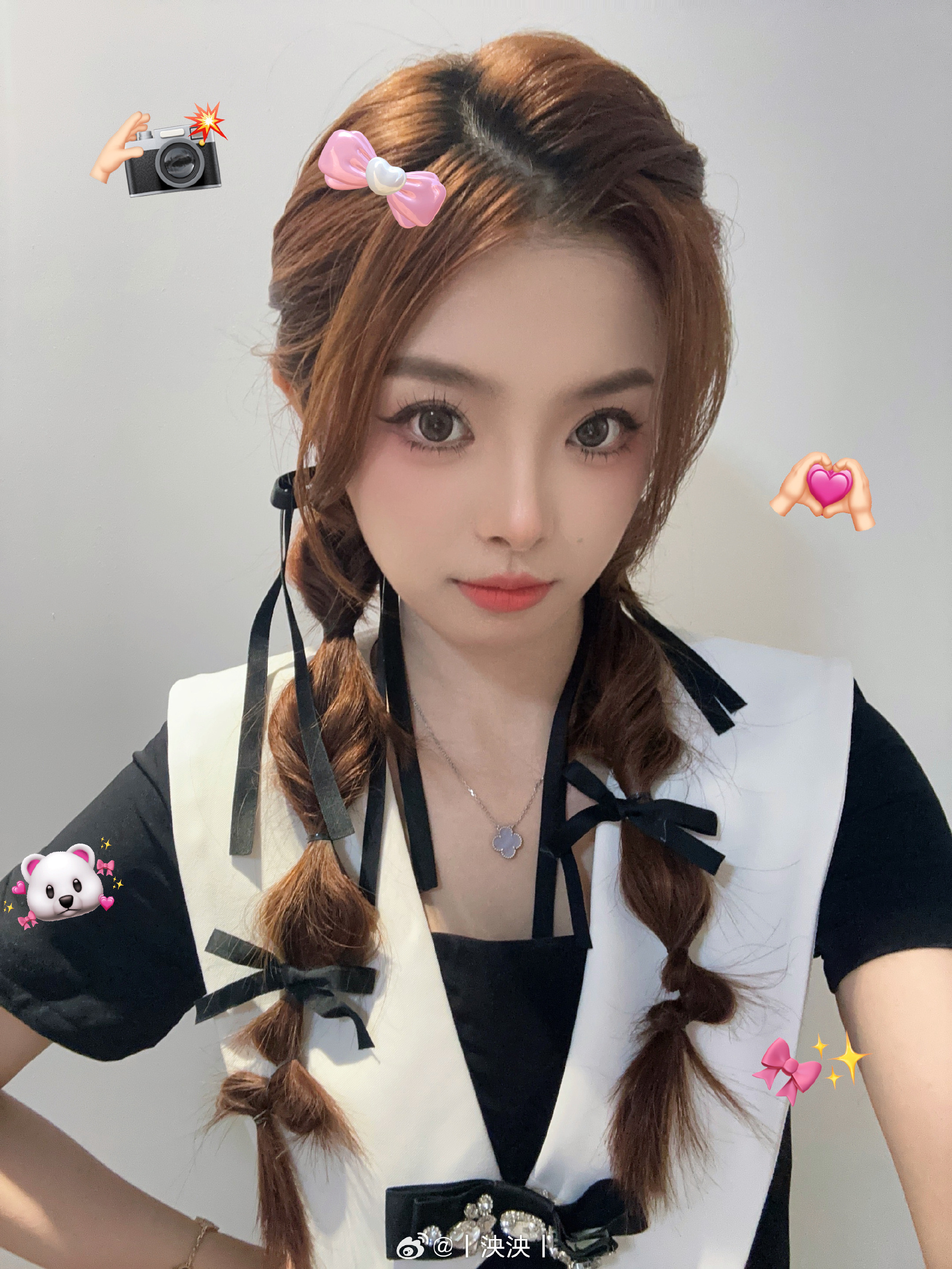 互动女主持人泱泱分享美照：早上好大家~啊不对已经中午了呀~