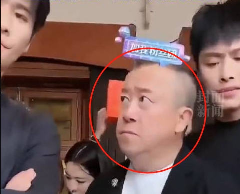 给演员曾志伟都看傻咧！小杨哥直播间宣传美诚为香港高端月饼 曾志伟表情出卖一切...