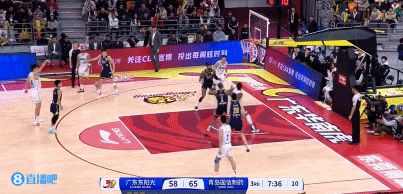 一个回合差点5分！米奇中投得分莫兰德篮板犯规&王睿泽跳投再2+0