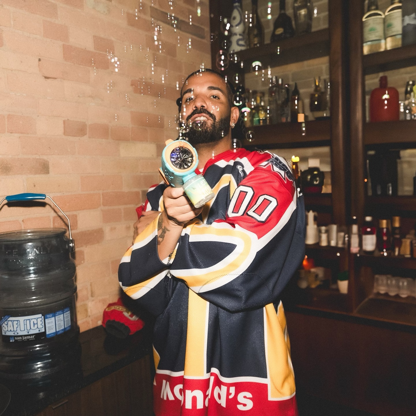 Drake下注62w美刀押森林狼赢：华子！让我看看你的速度！