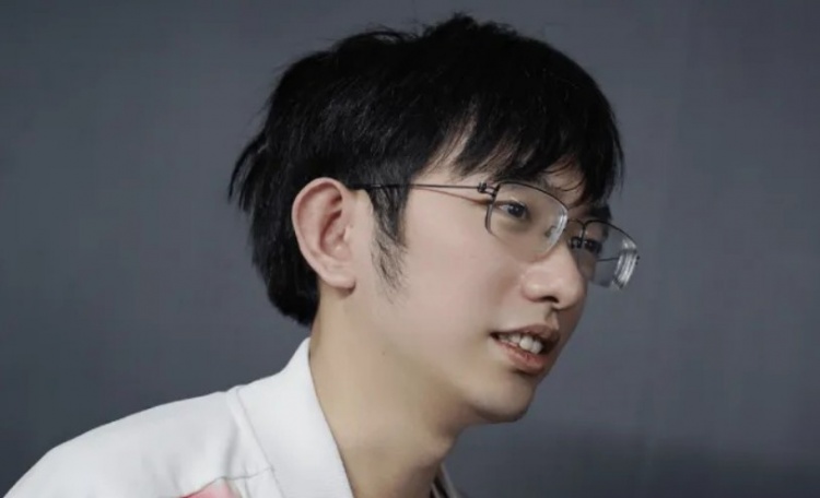 Flandre生涯使用阿萝拉六场全胜，KDA高达28.7，近四场0阵亡