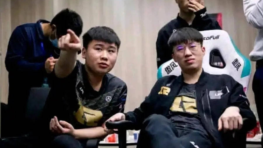 媒体人整活：小虎：LPL谁不知道Wei是我小弟，给你们全虐了