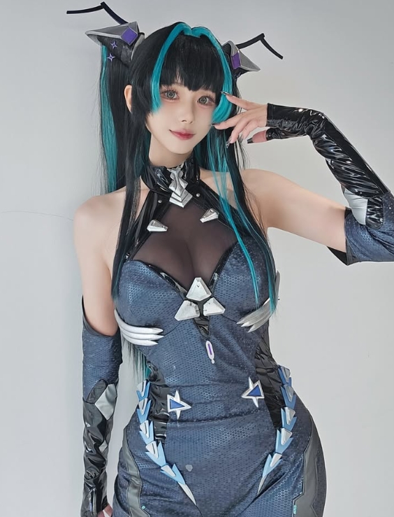 Faker美女粉丝晒Cos照：非常有实力捏！