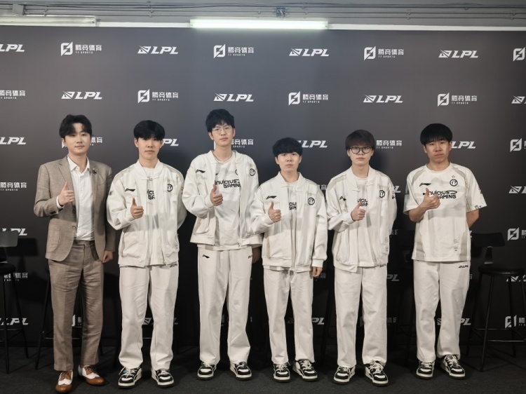 iG赛后群访 教练：接下来的客场作战希望能拿到全胜战绩