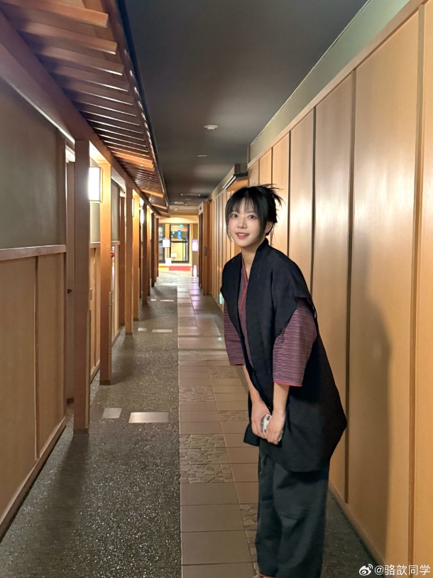 日本人妻的感觉？骆歆晒照：温泉time！巴啦啦能量重置