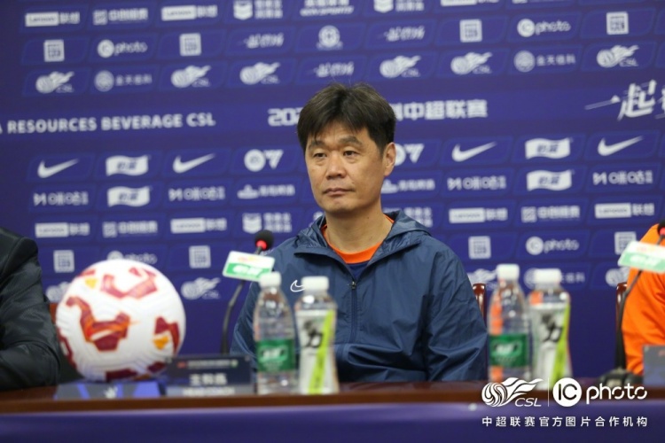 李霄鹏：奥古斯托确定缺席明日比赛兰克尔泽肯定会上场