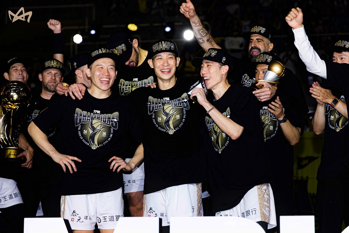 林书豪更新社媒：我们是冠军！Backtoback！一切付出都值得