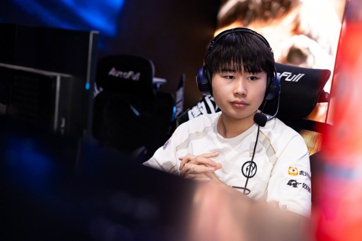 iG组内战绩3-2暂列第三名，两支全胜俱乐部TES/BLG暂列一二