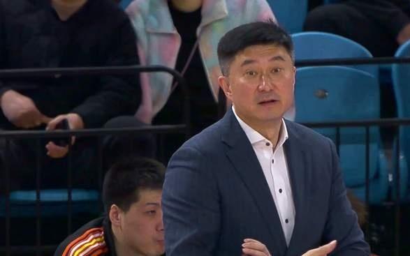 33分大胜！广东轻松进8强，徐杰三分9中7，郭士强还不想用他吗