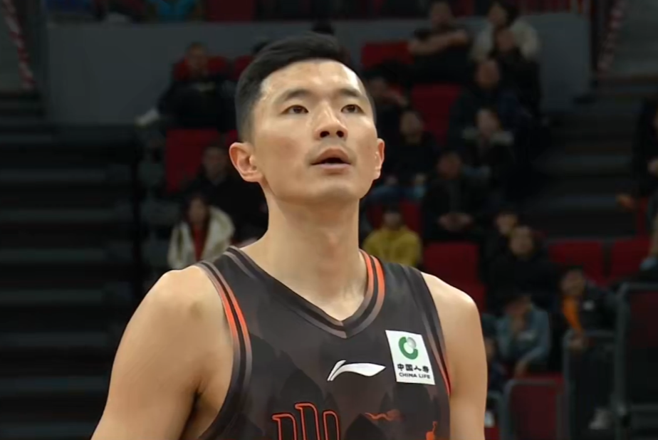 山东男篮完胜新疆，克里斯得分创新高，陈林坚展现冷面射手本色