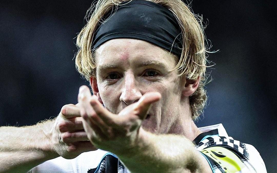 近3场欧冠打入4球,戈登成首位连续三场欧冠都破门的纽卡球员