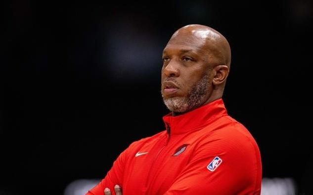 坏消息开拓者主帅比卢普斯涉嫌赌球被FBI逮捕,对杨瀚森青眼有加